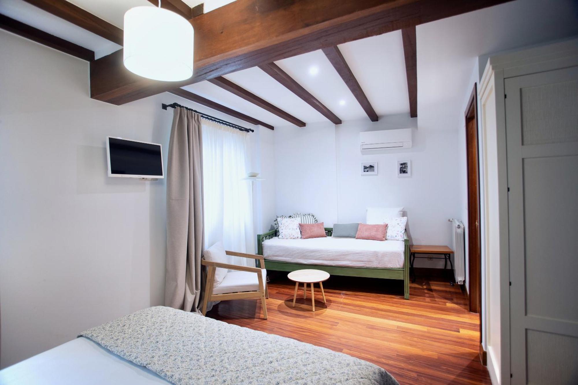 Katrapona Hotel Гетария Екстериор снимка