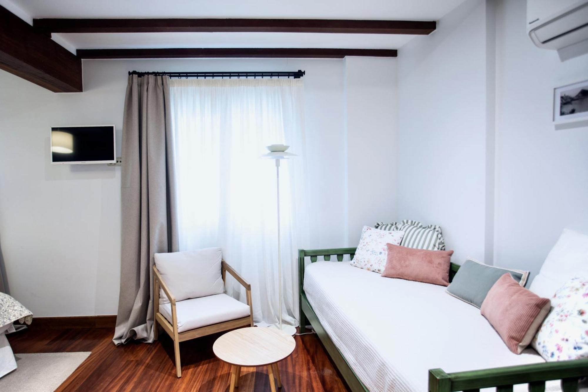 Katrapona Hotel Гетария Екстериор снимка